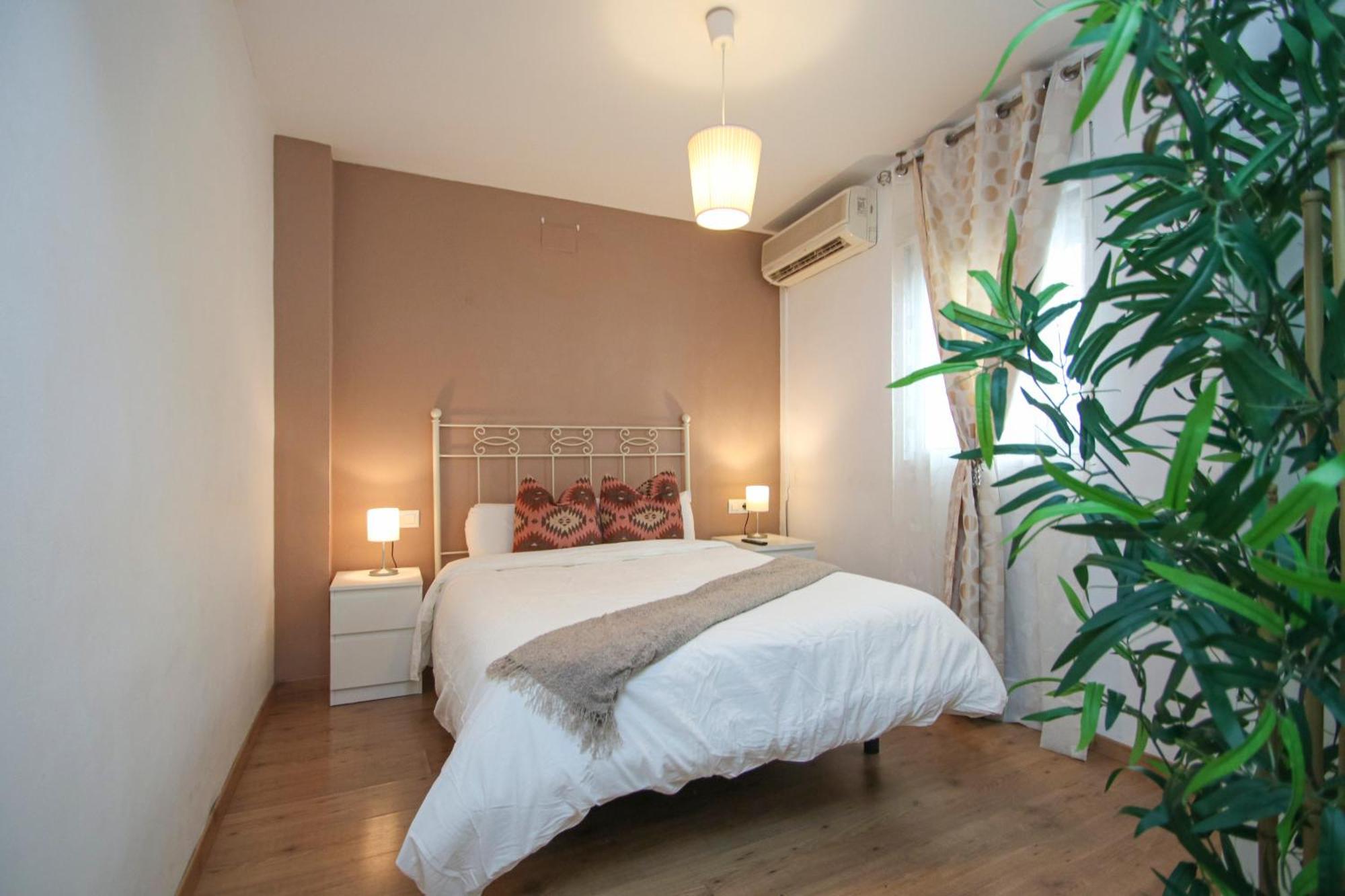 Spacious 2 Bedroom Apt In The Heart Of Triana セビリア エクステリア 写真