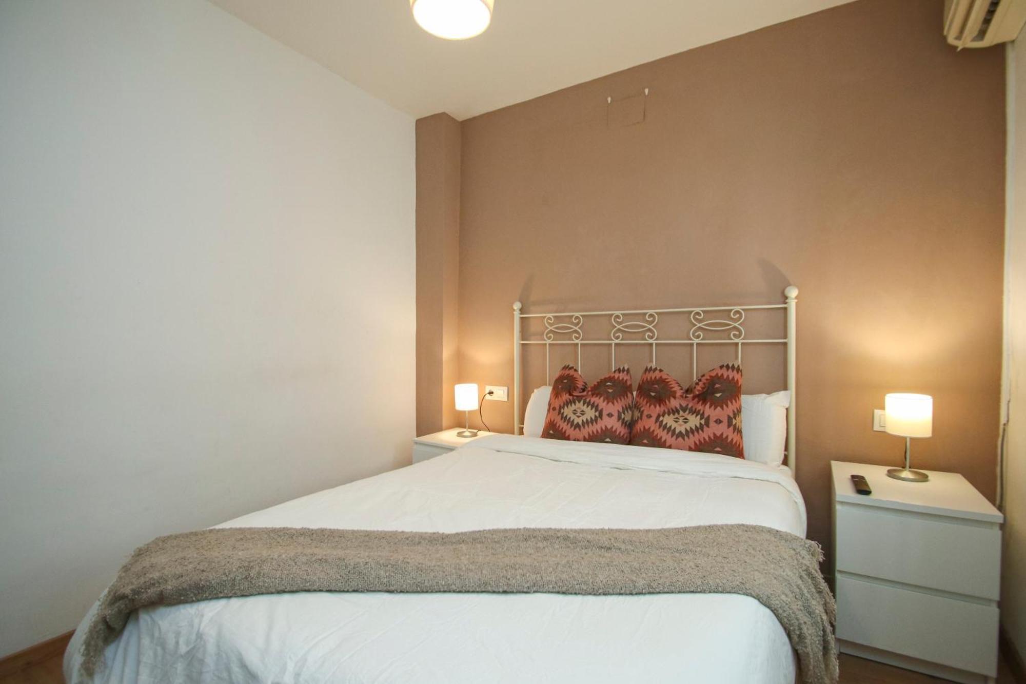Spacious 2 Bedroom Apt In The Heart Of Triana セビリア エクステリア 写真