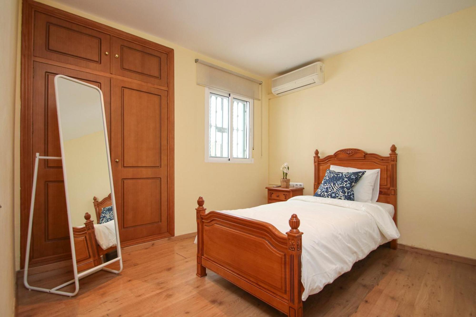 Spacious 2 Bedroom Apt In The Heart Of Triana セビリア エクステリア 写真
