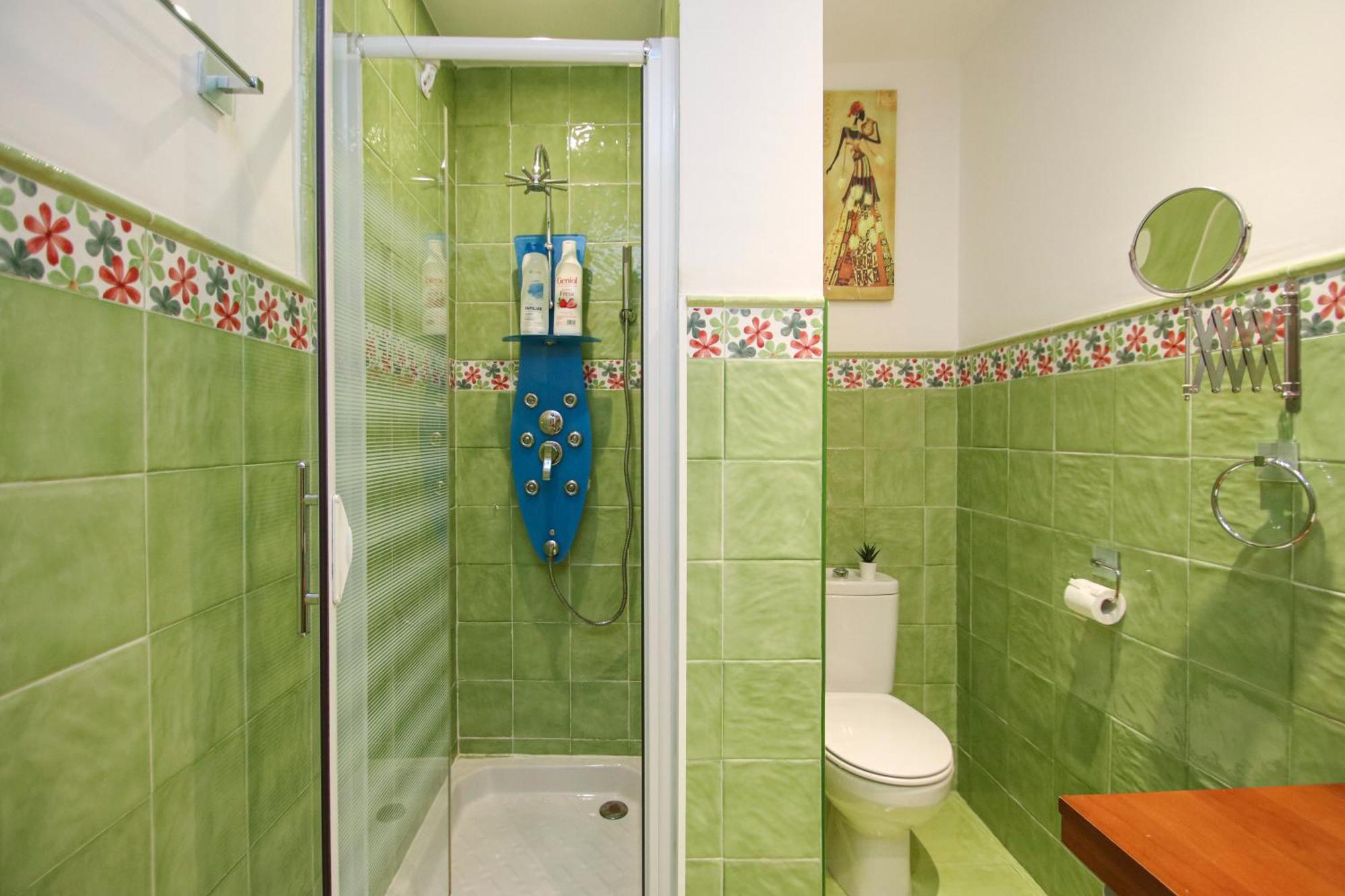 Spacious 2 Bedroom Apt In The Heart Of Triana セビリア エクステリア 写真